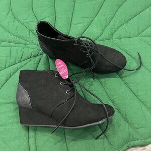 Arizona Jean Co Girls Youth 2 Black Wedge Booties